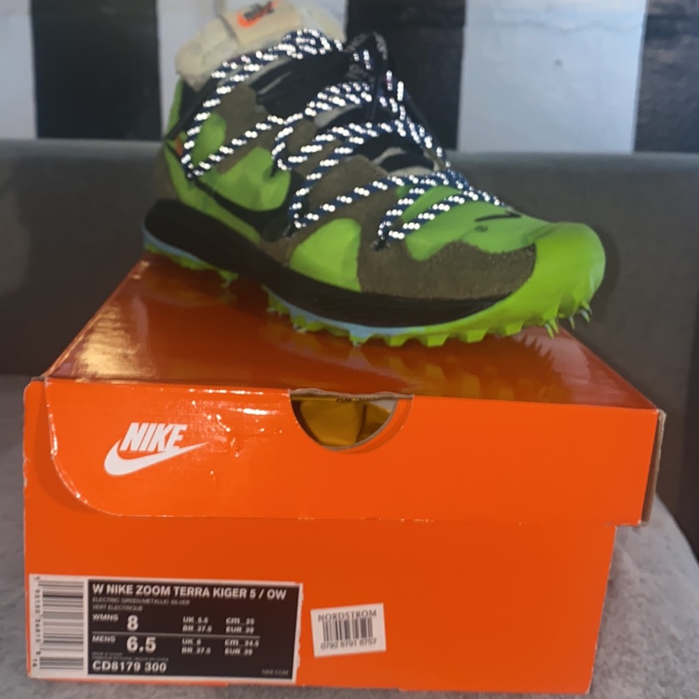 Off white Nikes - Picture 3 of 4